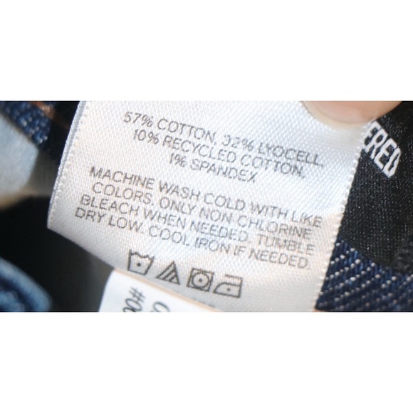 Express Women’s Relaxed Tapered Mid Rise Jeans - Picture 8 of 13